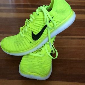 Neon nike free rn flyknit sneakers